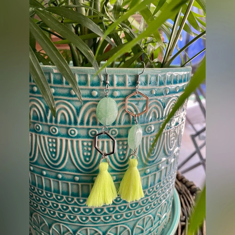 Green Aventurine Tassel earrings - Picture 4 of 5